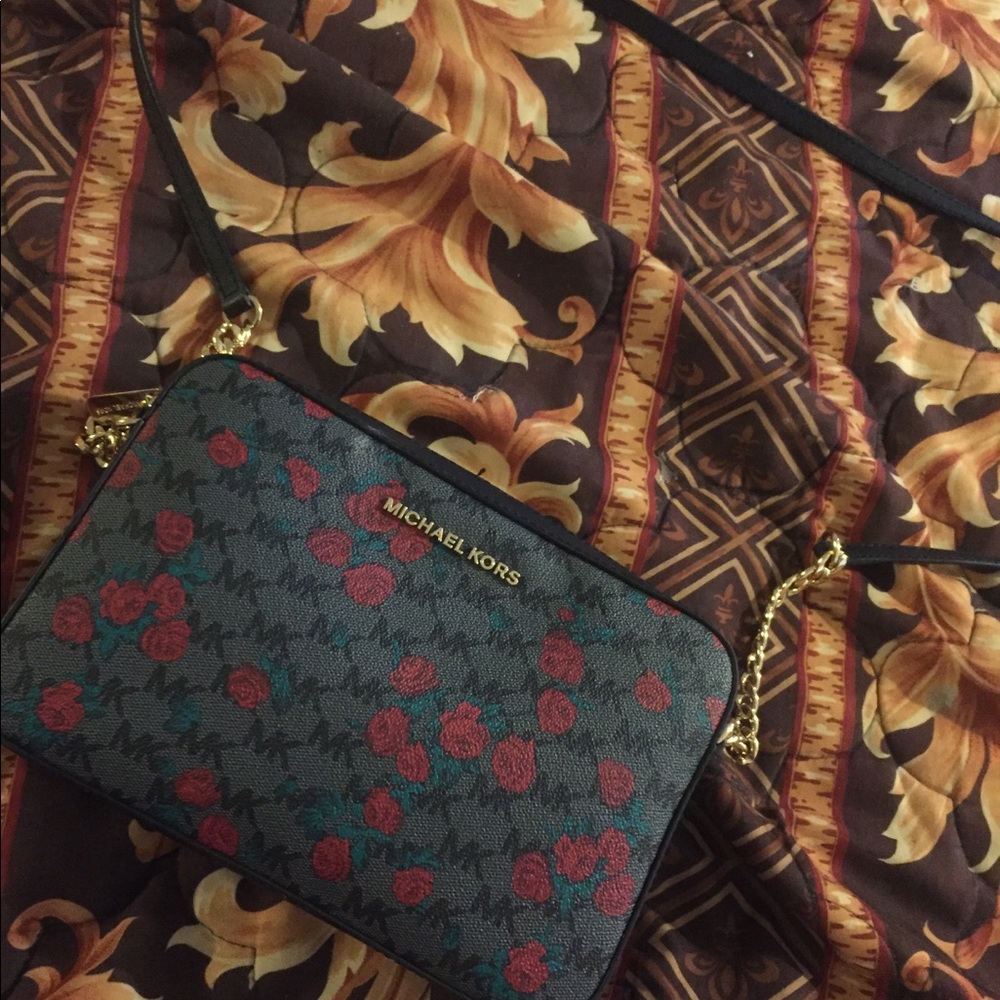 Micheal kors purse